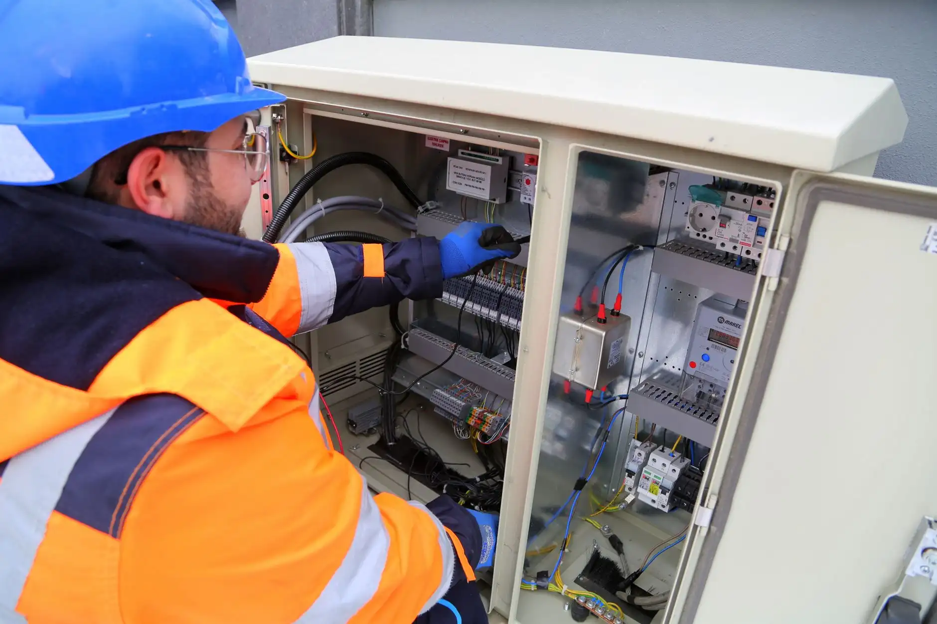 广西通信基站建设技术升级:从4G补盲到5G深度覆盖的关键路径正文配图 1